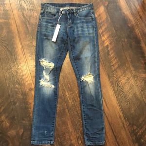NEW- Boutique Distressed Jeans  Size  24 NWT